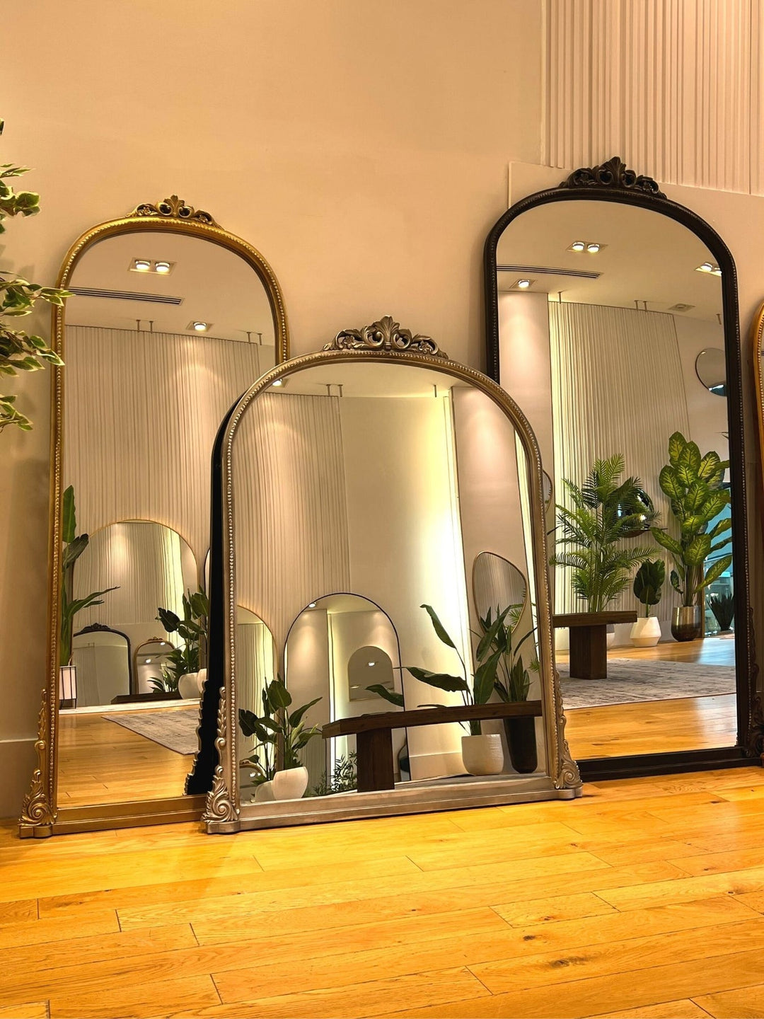 Designer Mirror Trends for the Holiday Season Blog Image